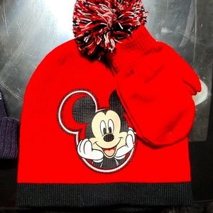 Boys hat and  gloves . One size in red color
